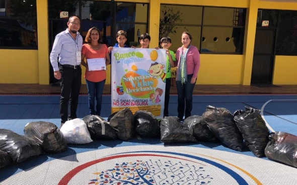 Banco de Tapitas A.C. entrega reconocimiento a Colegio Hikma